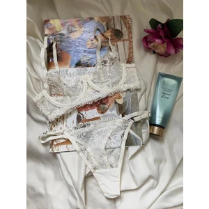 Beyaz Dantelli Iç Çamaşırı Takımı