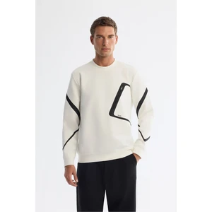 Avva Erkek Ekru Bisiklet Yaka Pamuklu Baskılı Regular Fit Sweatshirt A42Y1317