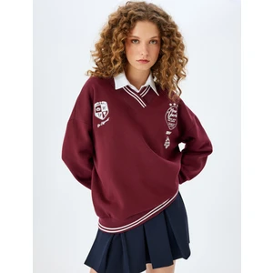 V Yaka Kolej Baskılı Biyeli Şardonlu Oversize Sweatshirt