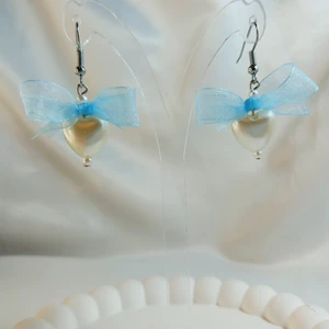 Crystal Atelier Kurdele Detaylı Aesthetic Soft Vibes Vintage Coquette Kalp Inci Küpe
