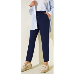 Beli Lastikli Bağcık Detaylı Modern Kesim Dar Paça Pantolon