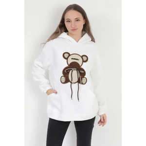 Kadın Beyaz Garnili Ayıcık Nakışlı Cepli 3 İplik Şardonlu Kapüşonlu Sweatshirt - 2551