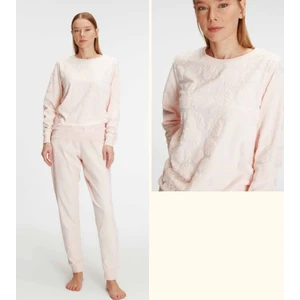 11268 Kadın Pamuklu Jakarlı Uzun Kol 0 Yaka Manşetli Pijama Takımı