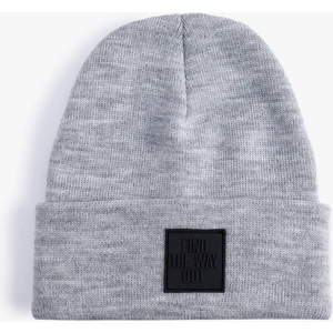 Katlı Bere Slogan Baskılı Etiket Detaylı