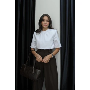 Beyaz Rosa Vatkalı Tişört