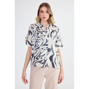 Parlak Kumaş Desenli Hakim Yaka Bluz