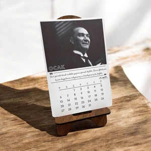 Hobi Reyon 2025 Takvim - Mustafa Kemal Atatürk Fotoğraflı Standlı Masaüstü Takvim- Ahşap Telefon Tutucu