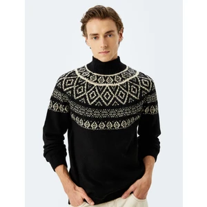 Dik Yaka Desenli Triko Kazak