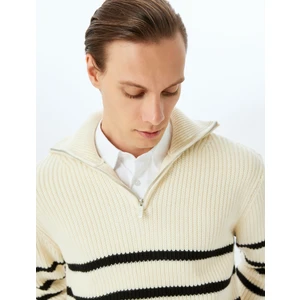 Yarım Fermuarlı Yün Karışımlı Çizgili Triko Kazak