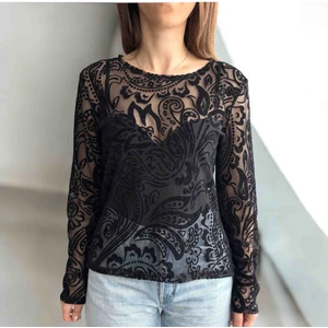 Siyah Simli Transparan Kadife Tül Bluz