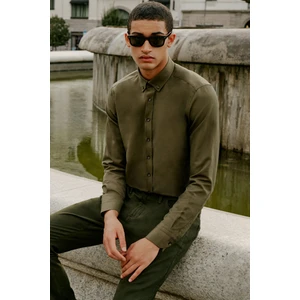 Altınyıldız Classics Erkek Haki Düğmeli Yaka Kolay Ütülenebilir Pamuklu Slim Fit Dar Kesim Oxford Gömlek