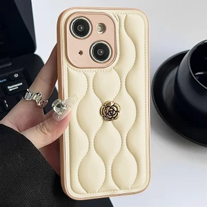 Apple iPhone 15 Uyumlu Kılıf Zebana Camellia Deri Kılıf Bej