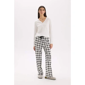 Fall in Love Pijama Takımı Uzun Kollu V Yaka Üst Kareli Esnek Belli Uzun Alt D2274AX24WN