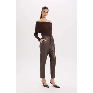 Yüksek Bel Cepli Standart Paça Suni Deri Jogger Pantolon V8072AZ24WN