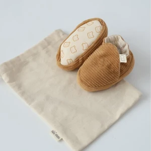 Mama Yoyo Kadife Patik Kahve Renk Kaydırmaz Taban Nefes Alabilir Kumaş ile Şık Tasarım