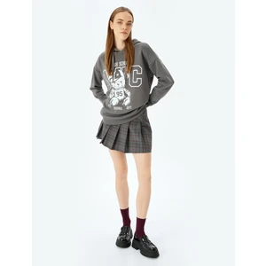 Kolej Baskılı Kapüşonlu Uzun Kollu Sweatshirt