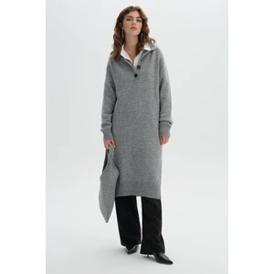 Gri Düğmeli Hakim Yaka Triko Tunik