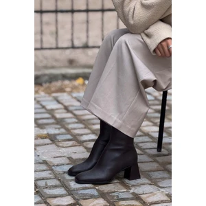 Nişantaşı Shoes Darelis Kahve Mat Fermuar Detay Küt Burun Kadın Topuklu Bot