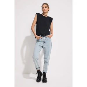 Omuz Vatkalı Kolsuz T-Shirt