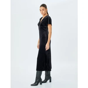 V Yaka Slim Fit Yarasa Kol Midi Uzun Kadife Elbise