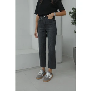 Füme Yıkamalı Boy Fit Kesik Paça Jean