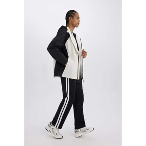 DeFactoFit Sporcu Jogger Eşofman Altı Standart Fit Standart Paça Skuba Dalgıç Kumaş Beli Lastikli Düz Paça E3932AX24WN