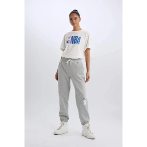 DeFactoFit Jogger Eşofman Altı NBA Wordmark Standart Fit Beli Paçası Lastikli Bağcıklı Cepli Uzun Boy Z0151AZ24AU