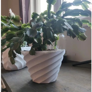 Ev Villa ve Bahçe Tipi Plastik Modern Tarzda Spiral Desenli Tabaklı Saksı Vazo 1 Adet