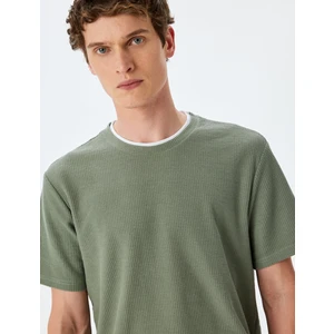 Dokulu Kısa Kollu Yaka Detaylı Pamuk Karışımlı Bisiklet Yaka Slim Fit T-Shirt
