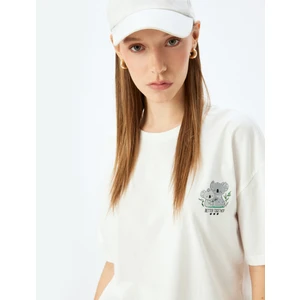 Koala Baskılı Bisiklet Yaka Rahat Kalıp Kısa Kollu T-Shirt