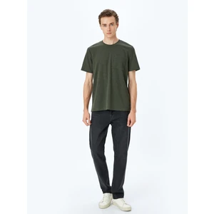 Bisiklet Yaka Cep Detaylı Pamuklu Dokulu Kısa Kollu T-Shirt