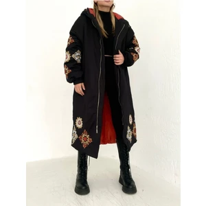 Kadın Premıum Tasarımlı Nakış Işlemeli Uzun Kapüşon Detay Kaban Mont