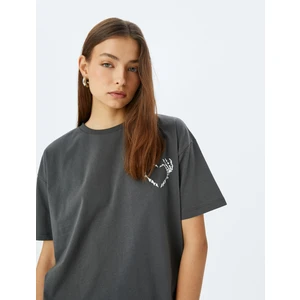 Bisiklet Yaka Arkası Kuru Kafa Baskılı Oversize Kısa Kollu T-Shirt