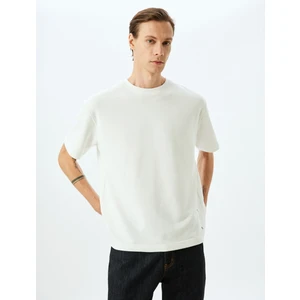 Bisiklet Yaka Kısa Kollu Pamuk Karışımlı Slogan Baskılı Oversize T-Shirt