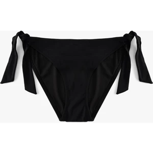 Astarlı Yanları Bağlama Detaylı Bikini Altı