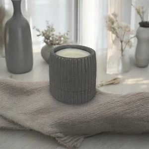 Julzen Home Design Tırtıklı Beton Kutu Vanilya Kokulu Soya Mumu