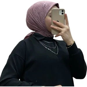 Jakarlı V Desenli Eşarp 1036