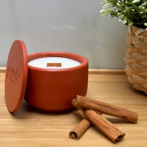 Candle Purr Cinnamon Frost 200G Soya Mumu -El Yapımı Kiremit Kırmızısı Beton Kapta