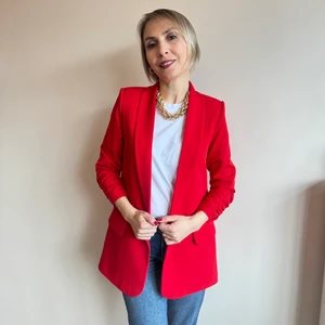 Kırmızı Kolu Büzgülü Ceket