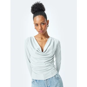 Degaje Yaka Uzun Kollu Slim Fit Drapeli Bluz