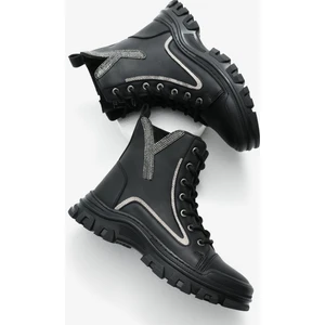 Tonny Black Kadın Siyah Cilt Termo Taban Desenli Bağcıklı ve Fermuarlı Bot