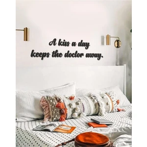 A Kiss A Day Duvar Yazısı