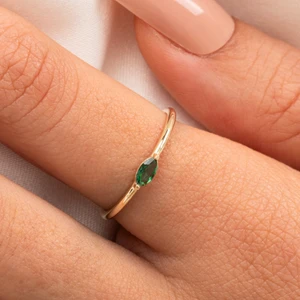 Fasek Gold Gümüş Yüzük -  Gümüş Yüzük - Zümrüt Taşlı Minimal Tasarım Tektaş Kadın 925 Ayar Gümüş Yüzük