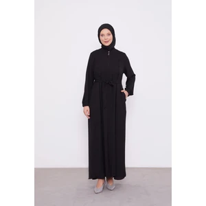 Siyah Dokulu Düğme Detaylı Ferace