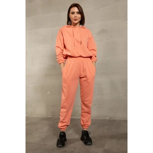 Kadın Kapüşonlu Yaka Eşofman Takımı