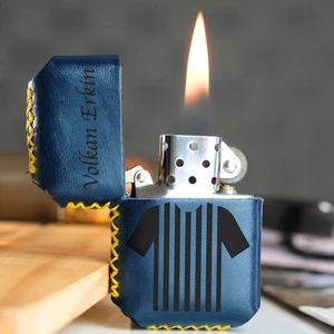 Kişiye Özel Benzinli Çakmak Sarı Lacivert Hakiki Deri Kılıflı El Yapımı Zippo Tarzı Çakmak Deri Kaplama Benzinli Erkek Çakmak Yıl Dönümü Doğum Günü Hediyesi Hediyelik Çakmak