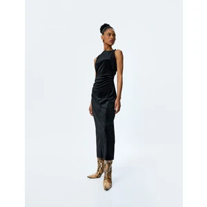 Slim Fit Drape Detaylı Kolsuz Uzun Kadife Elbise