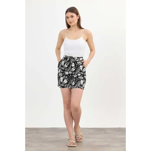 4356A Çiçek Desenli Şort Siyah
