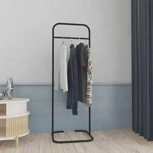 Metallica Concept Butik Dik Tekli Siyah Konfeksiyon Askısı Ayaklı Askılık Elbise Askılığı