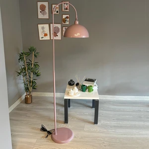 Lila Lambader Hareketli Başlık Modern Dekoratif Metal Oturma Odası Çalışma Odası Zemin Lambası